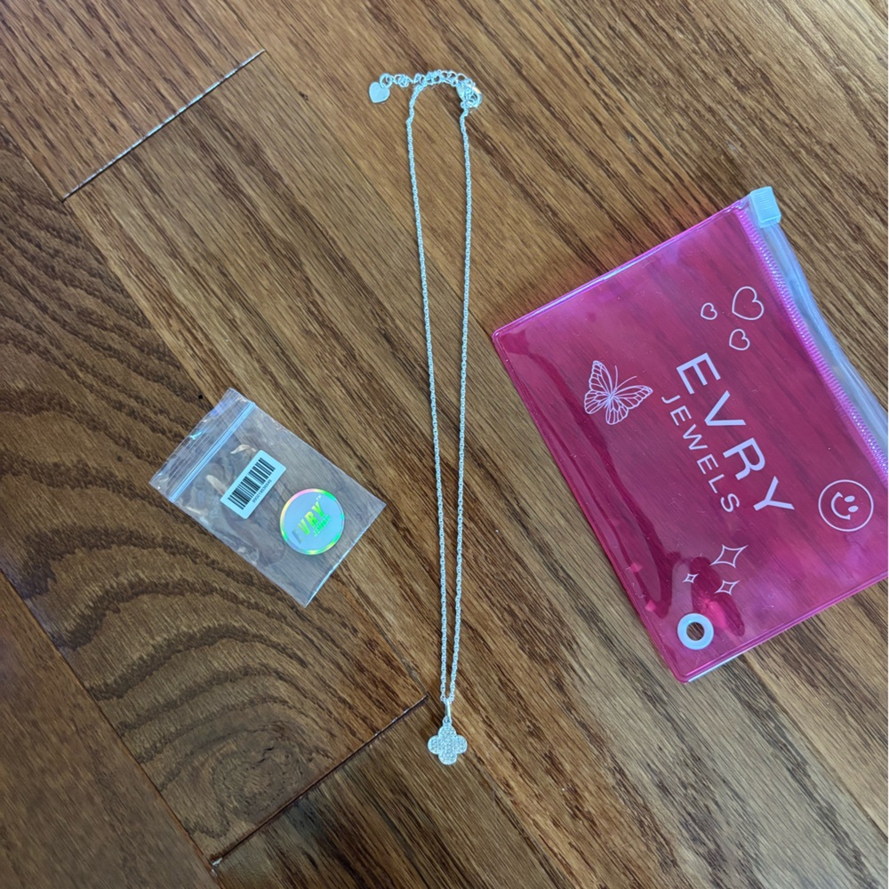 Silver Necklace with Flower Pendant